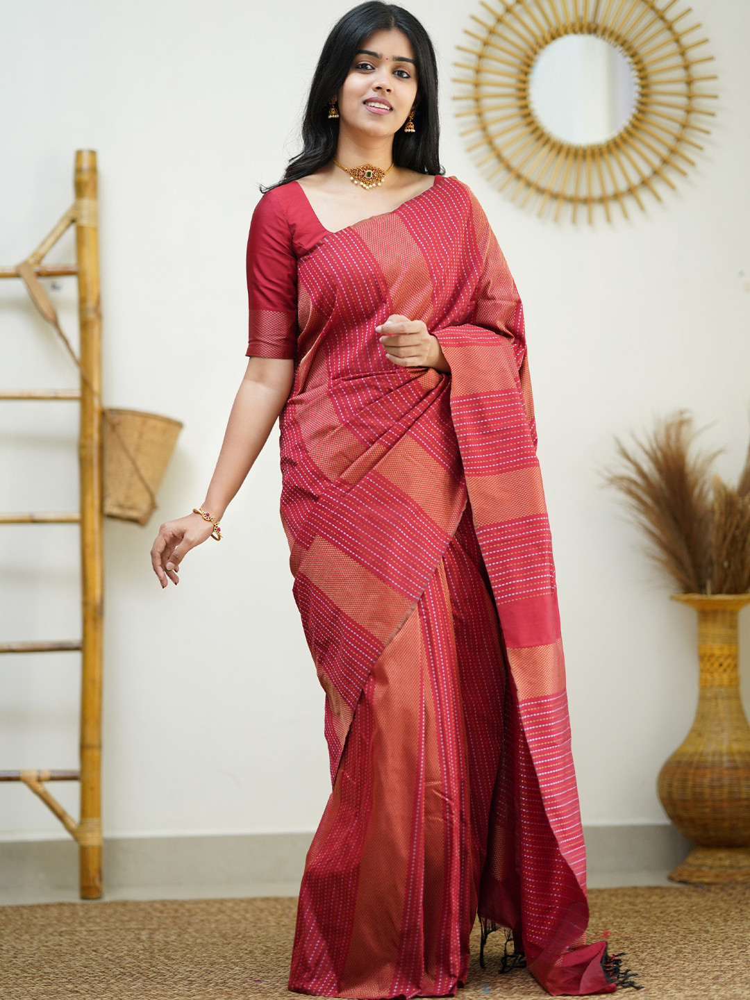 

Glorisa Striped Zari Pure Silk Kanjeevaram Saree, Pink