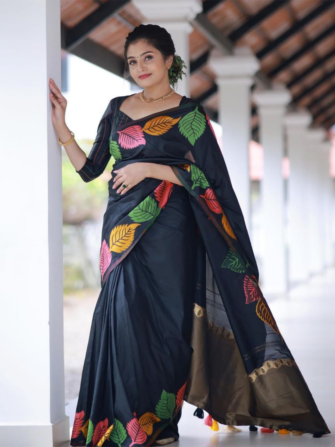 

Glorisa Ethnic Motifs Woven Design Pure Silk Kanjeevaram Saree, Purple