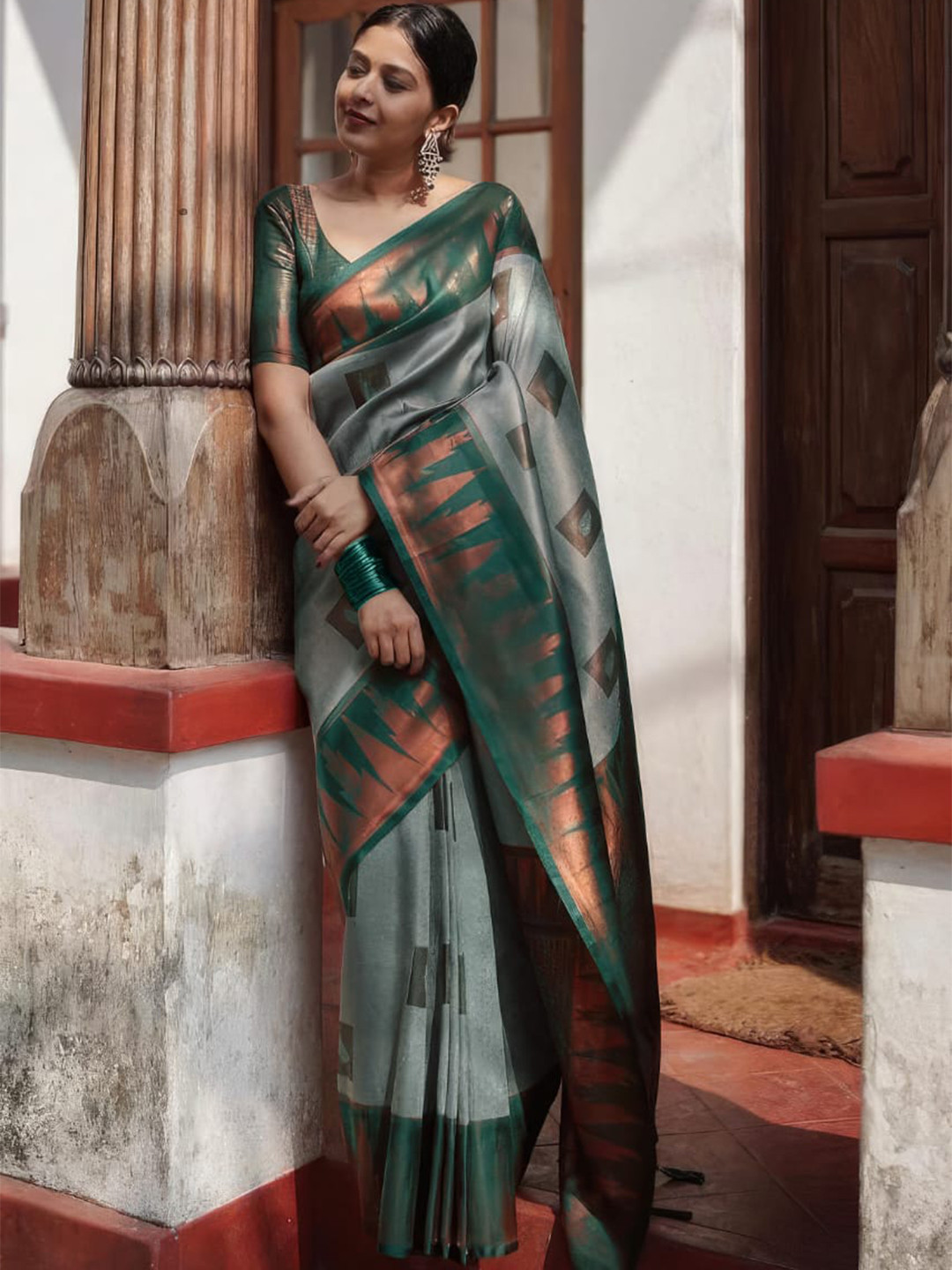 

Glorisa Ethnic Motifs Zari Pure Silk Tussar Saree, Green