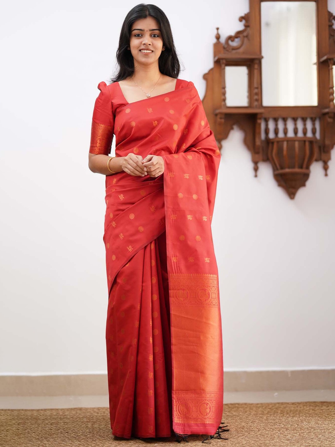 

Glorisa Ethnic Motifs Woven Design Pure Silk Kanjeevaram Saree, Red