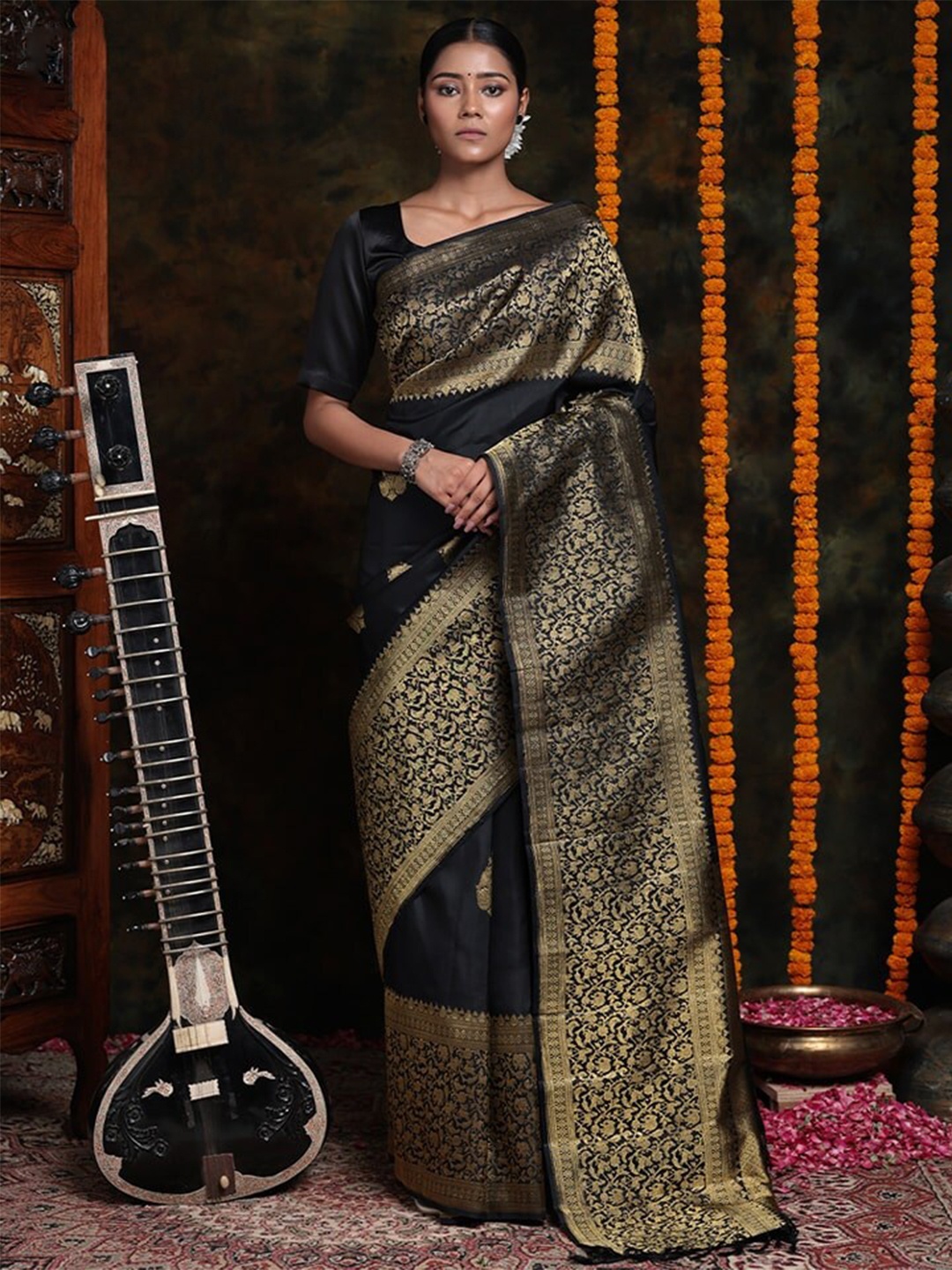 

Glorisa Ethnic Motif Woven Design Zari Pure Silk Kanjeevaram Saree, Black