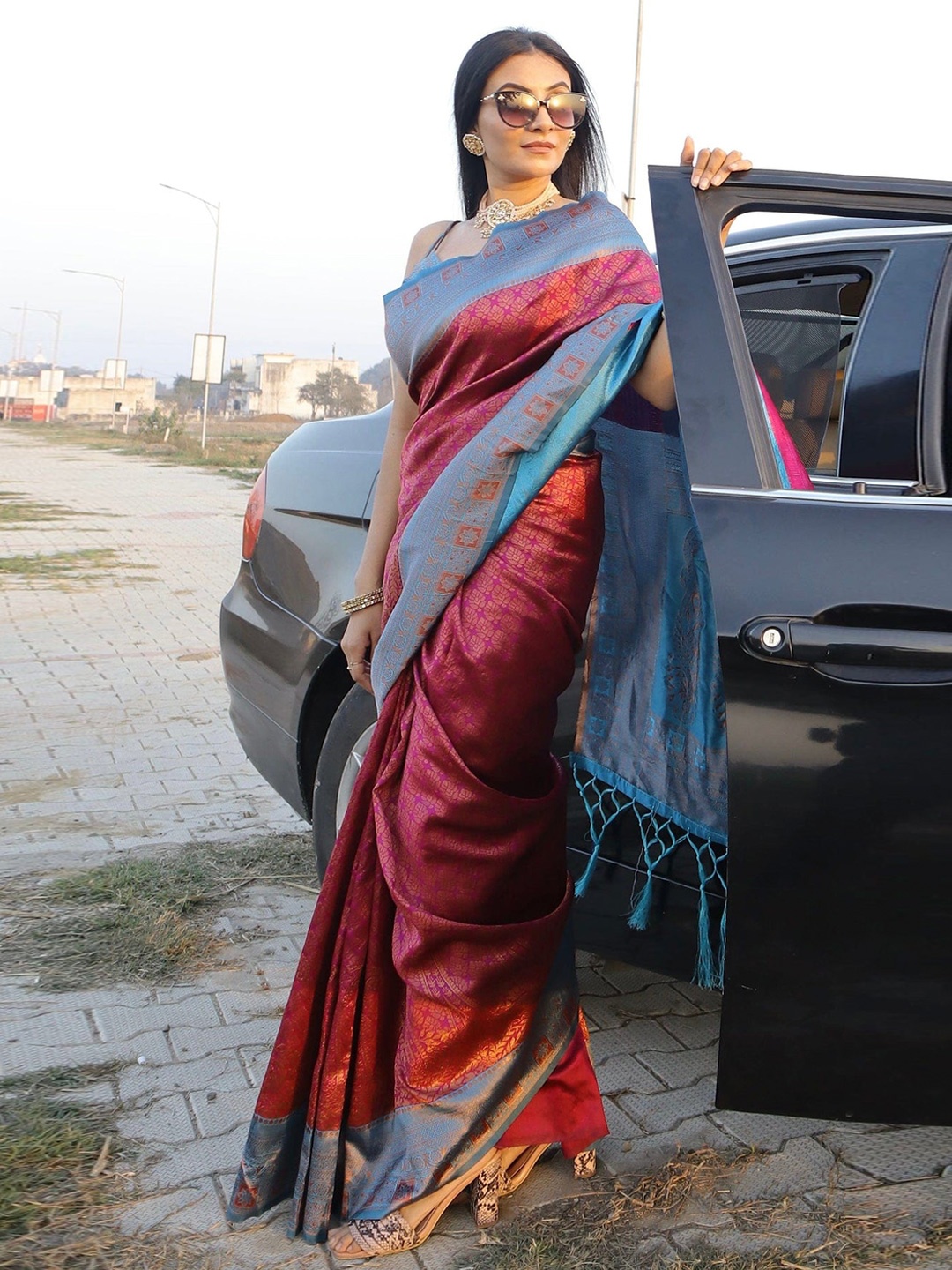 

Glorisa Woven Design Zari Pure Silk Tussar Saree with Tassels, Purple