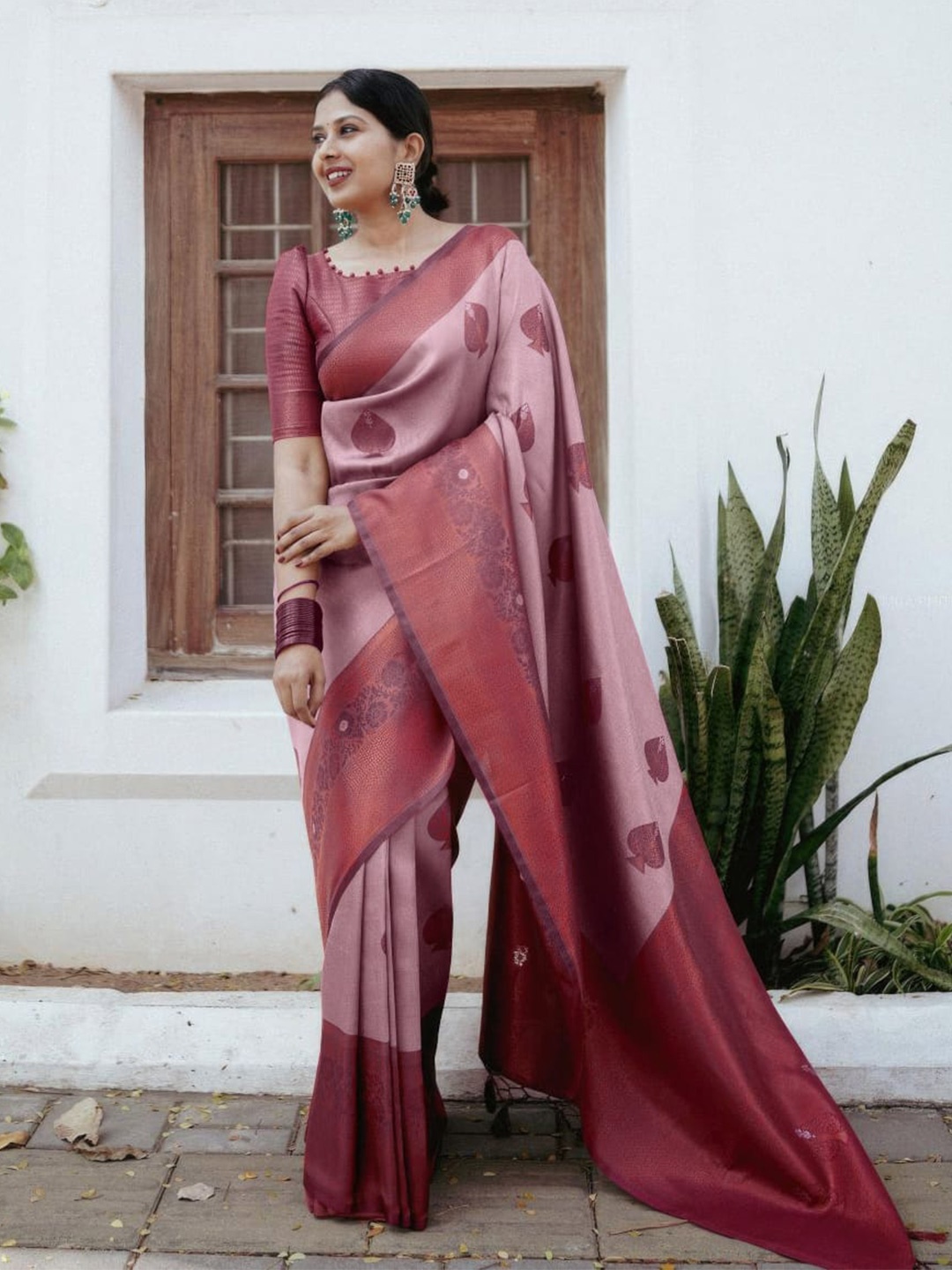 

Glorisa Ethnic Motifs Zari Pure Silk Tussar Saree, Pink