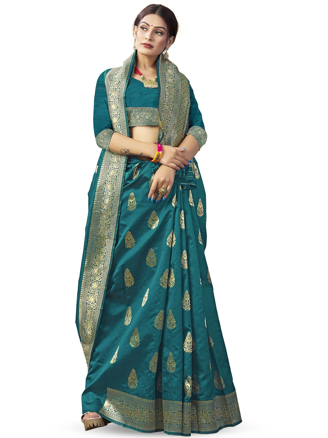 

Glorisa Ethnic Motifs Woven Design Zari Pure Silk Kanjeevaram Saree, Green