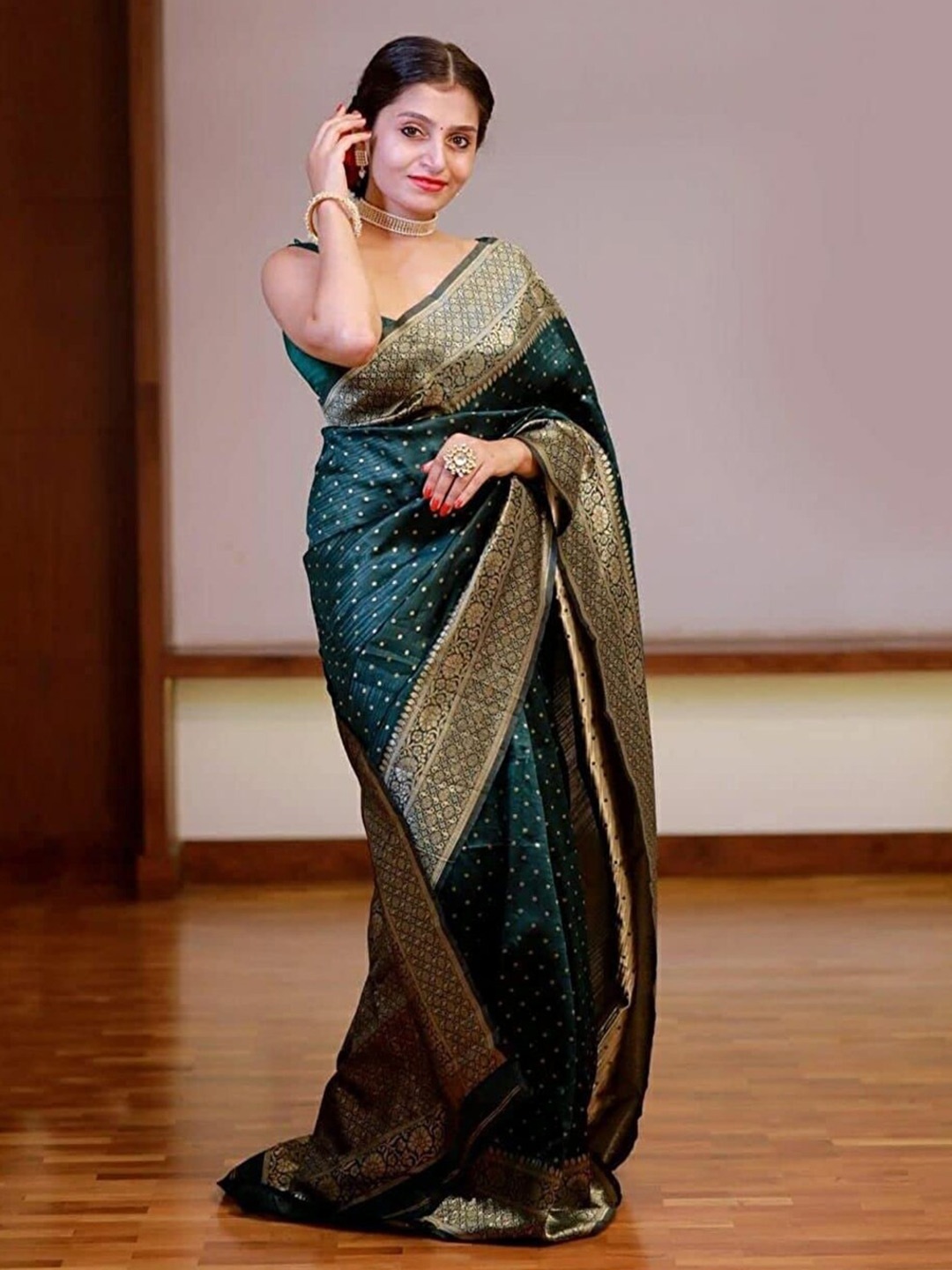 

Glorisa Woven Design Zari Woven Design Pure Silk Tussar Saree, Green