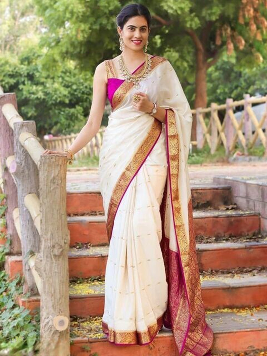 

Glorisa Woven Design Chikankari Pure Silk Kanjeevaram Saree, White