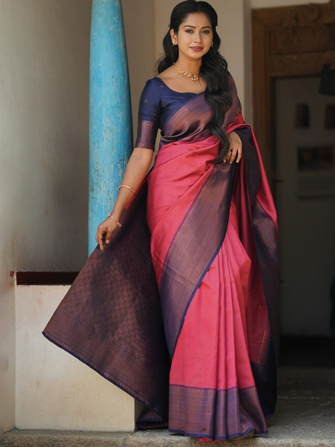 

Glorisa Ethnic Motifs Zari Pure Silk Kanjeevaram Saree, Pink