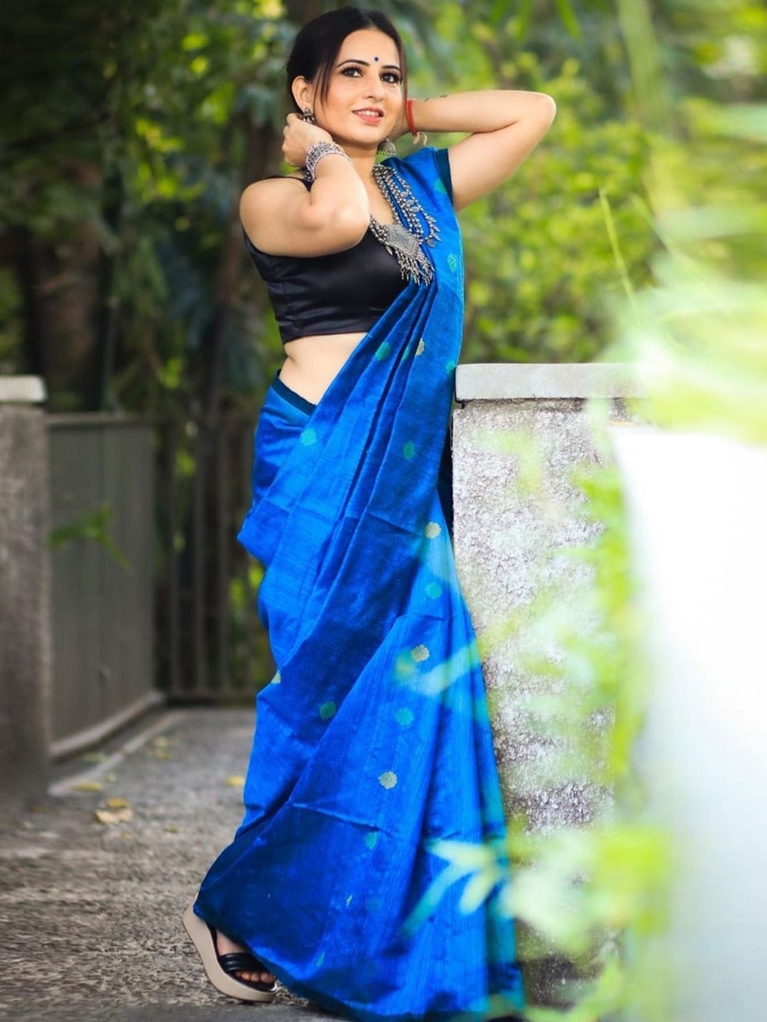 

Glorisa Ethnic Motifs Woven Design Zari Pure Silk Kanjeevaram Saree, Blue