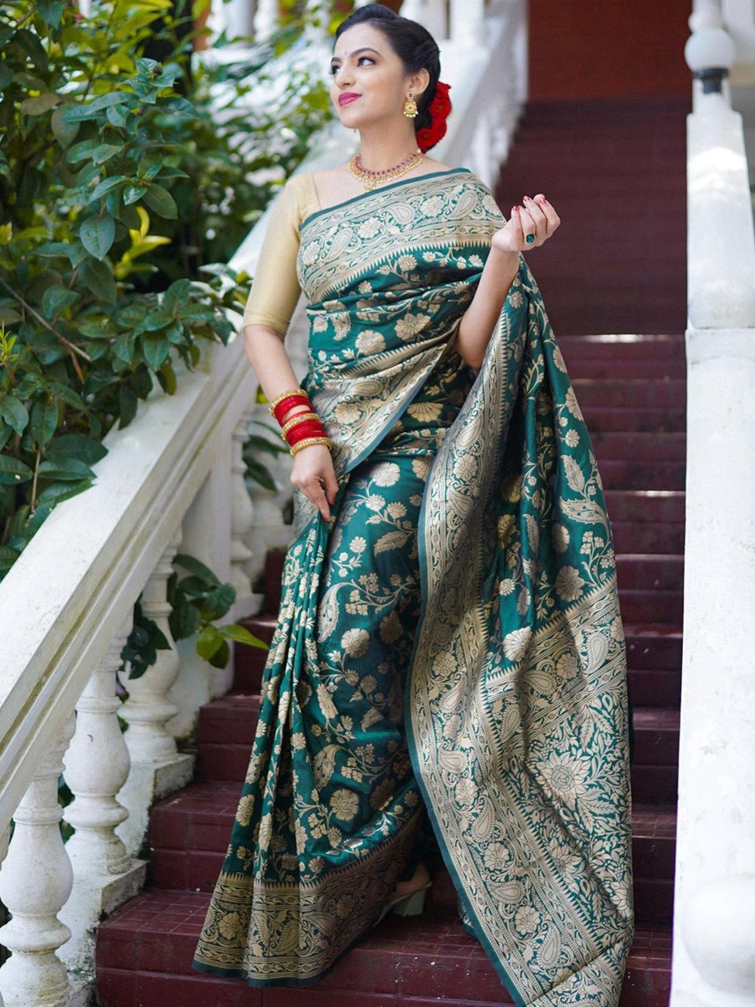 

Glorisa Woven Design Zari Woven Design Pure Silk Tussar Saree, Green