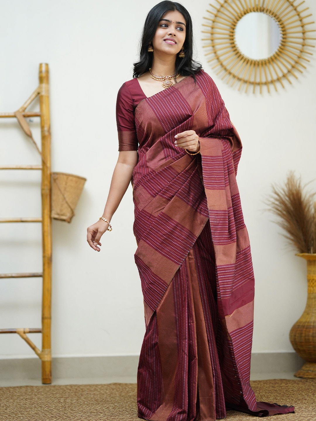 

Glorisa Woven Design Zari Pure Silk Kanjeevaram Saree, Maroon