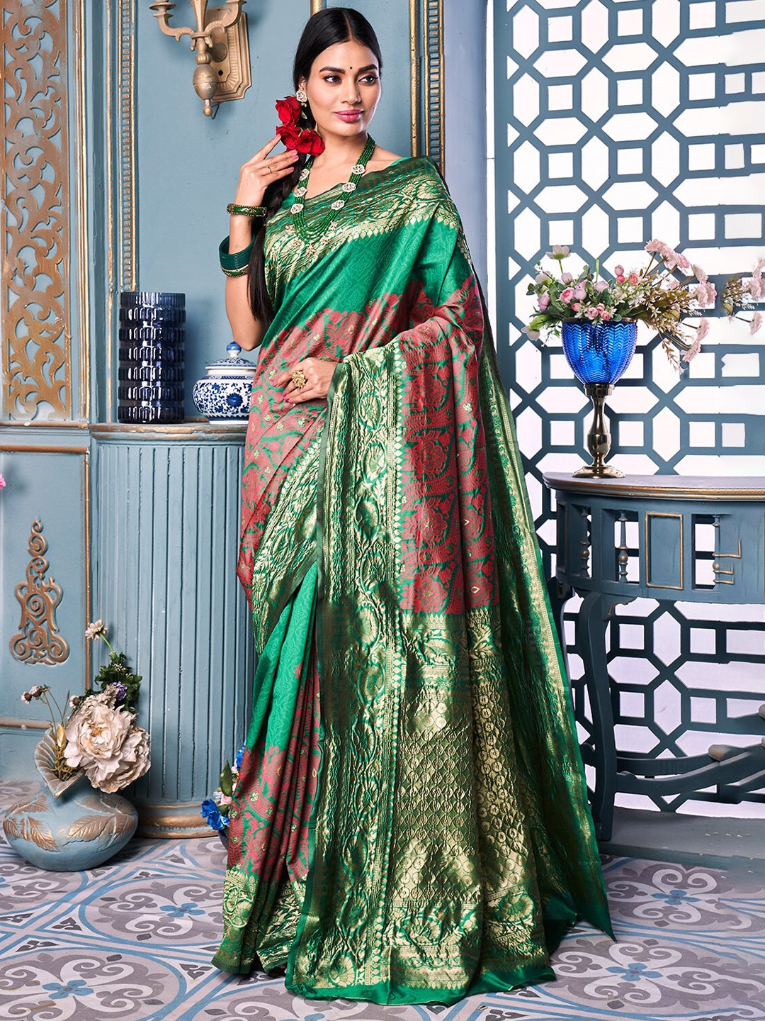 

Glorisa Ethnic Motifs Zari Pure Silk Kanjeevaram Saree, Pink