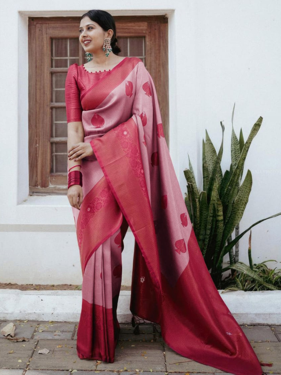 

Glorisa Woven Design Zari Pure Silk Tussar Saree with Tassels, Maroon