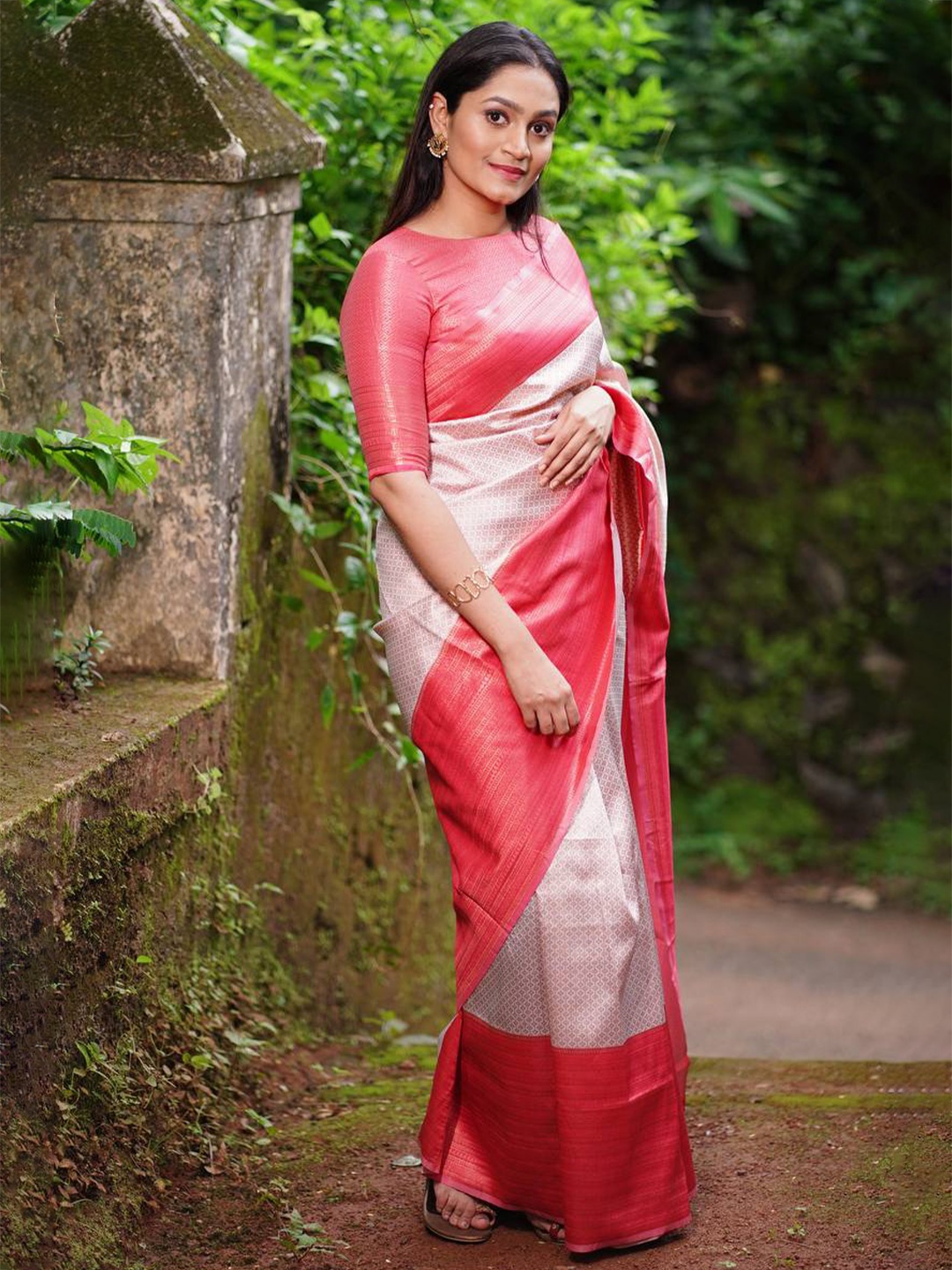 

Glorisa Ethnic Motifs Zari Pure Silk Designer Tussar Saree, Pink
