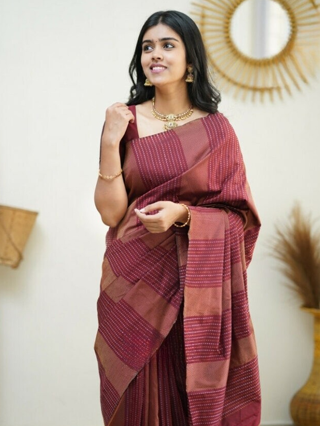 

Glorisa Woven Design Zari Pure Silk Tussar Saree with Tassels, Maroon