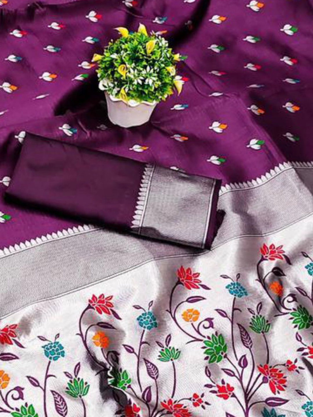 

Glorisa Ethnic Motifs Woven Design Zari Pure Silk Kanjeevaram Saree, Purple