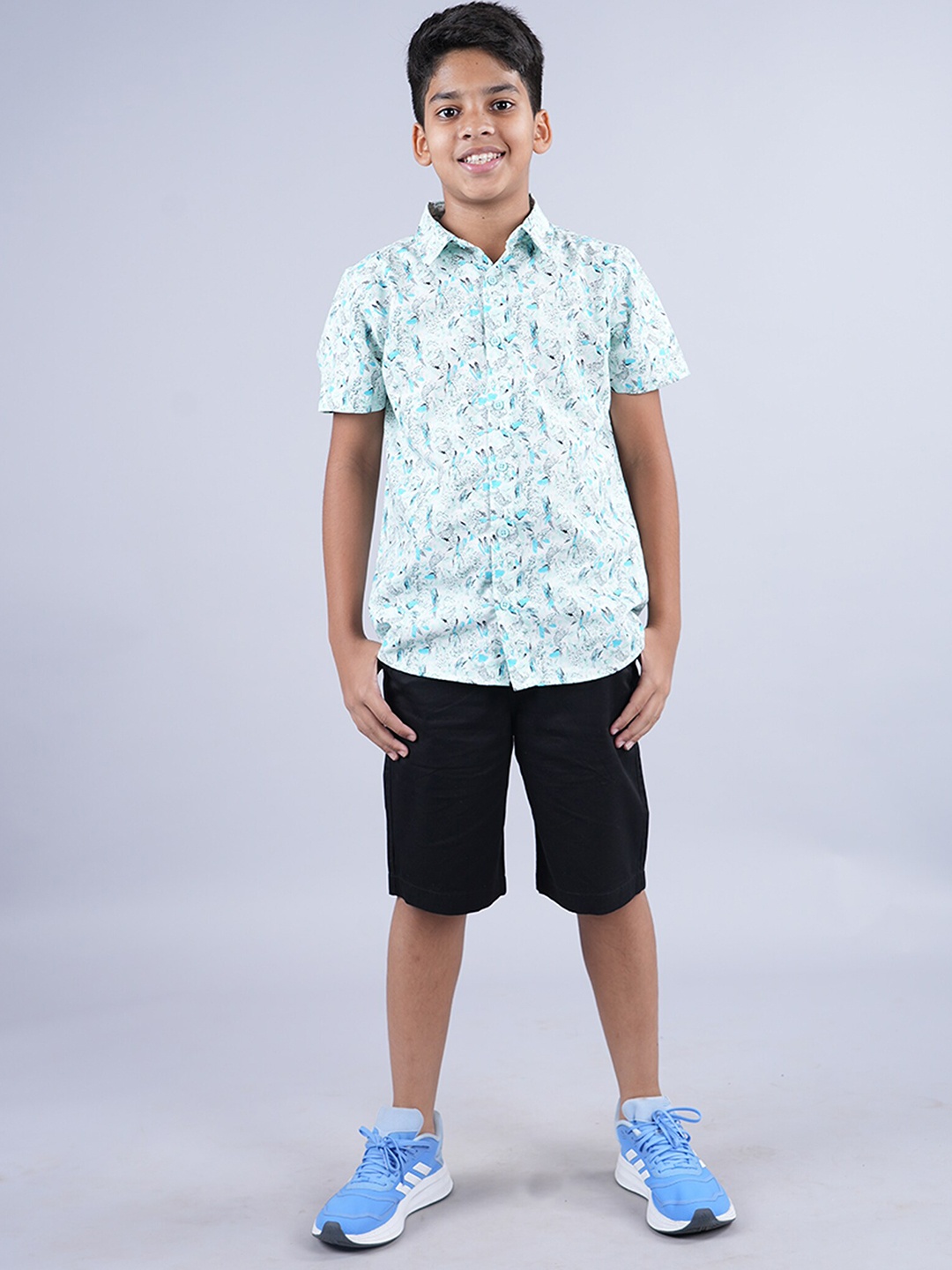 

KiddoPanti Boys Printed Shirt with Shorts, White