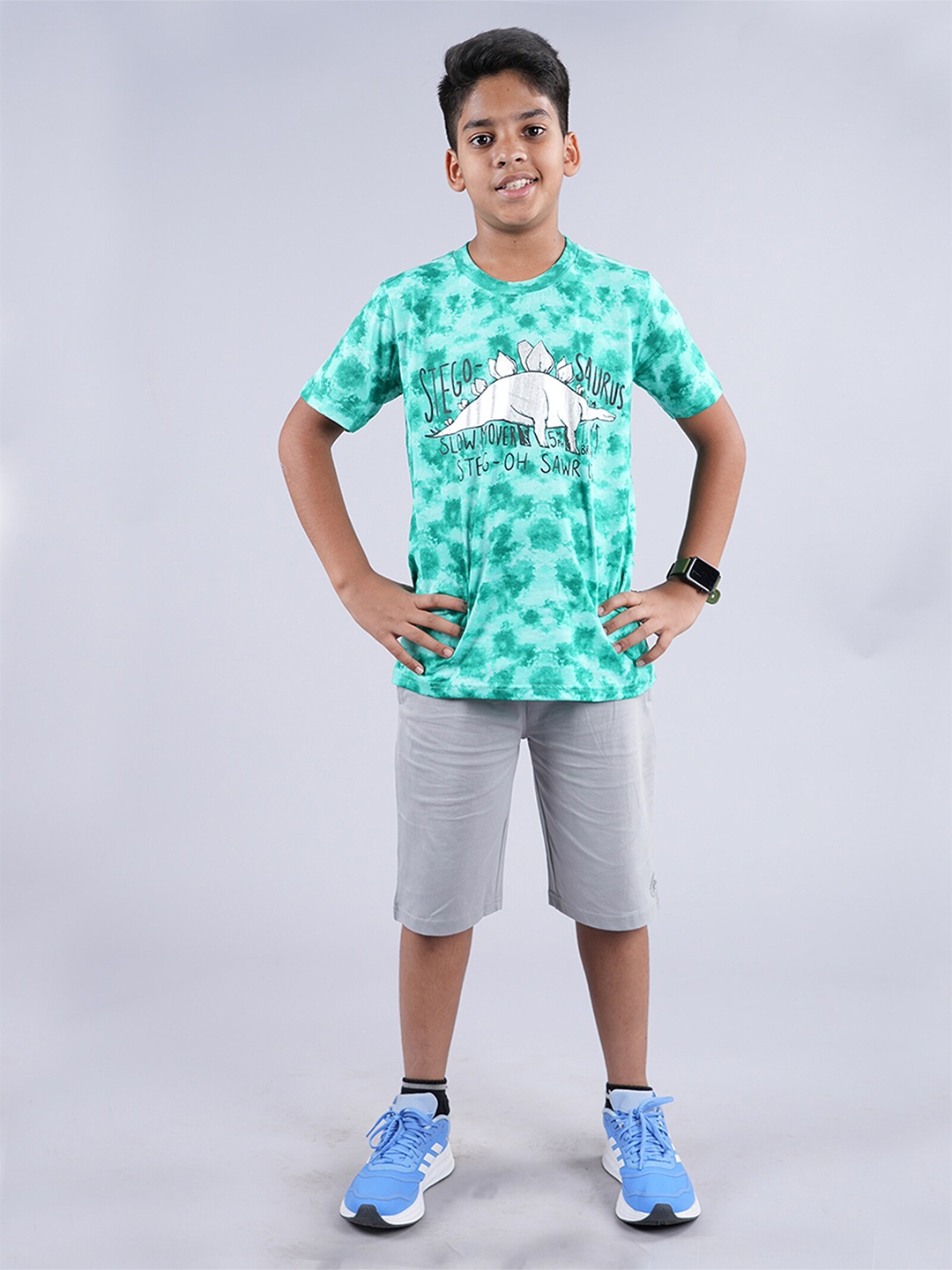 

KiddoPanti Boys Printed T-shirt with Capris, Green