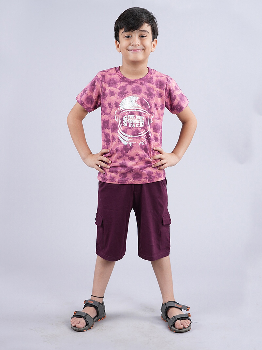 

KiddoPanti Boys Printed T-shirt with Shorts, Coral