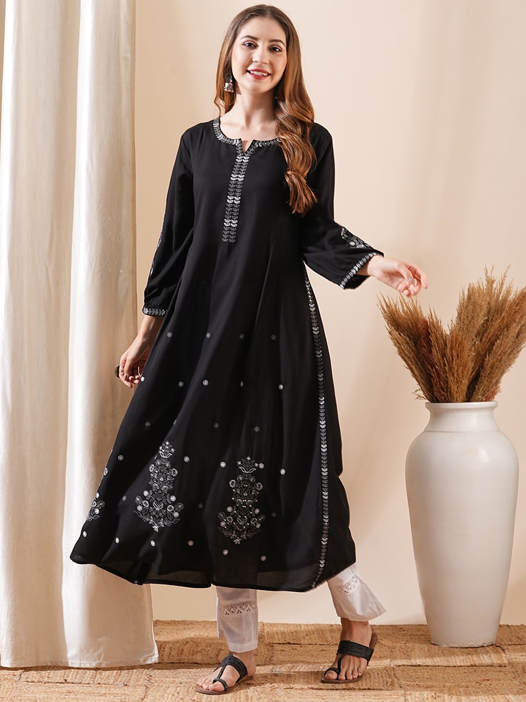 

FASHOR Ethnic Motifs Embroidered Round Neck Log Sleeves Thread Work Anarkali Kurta, Black