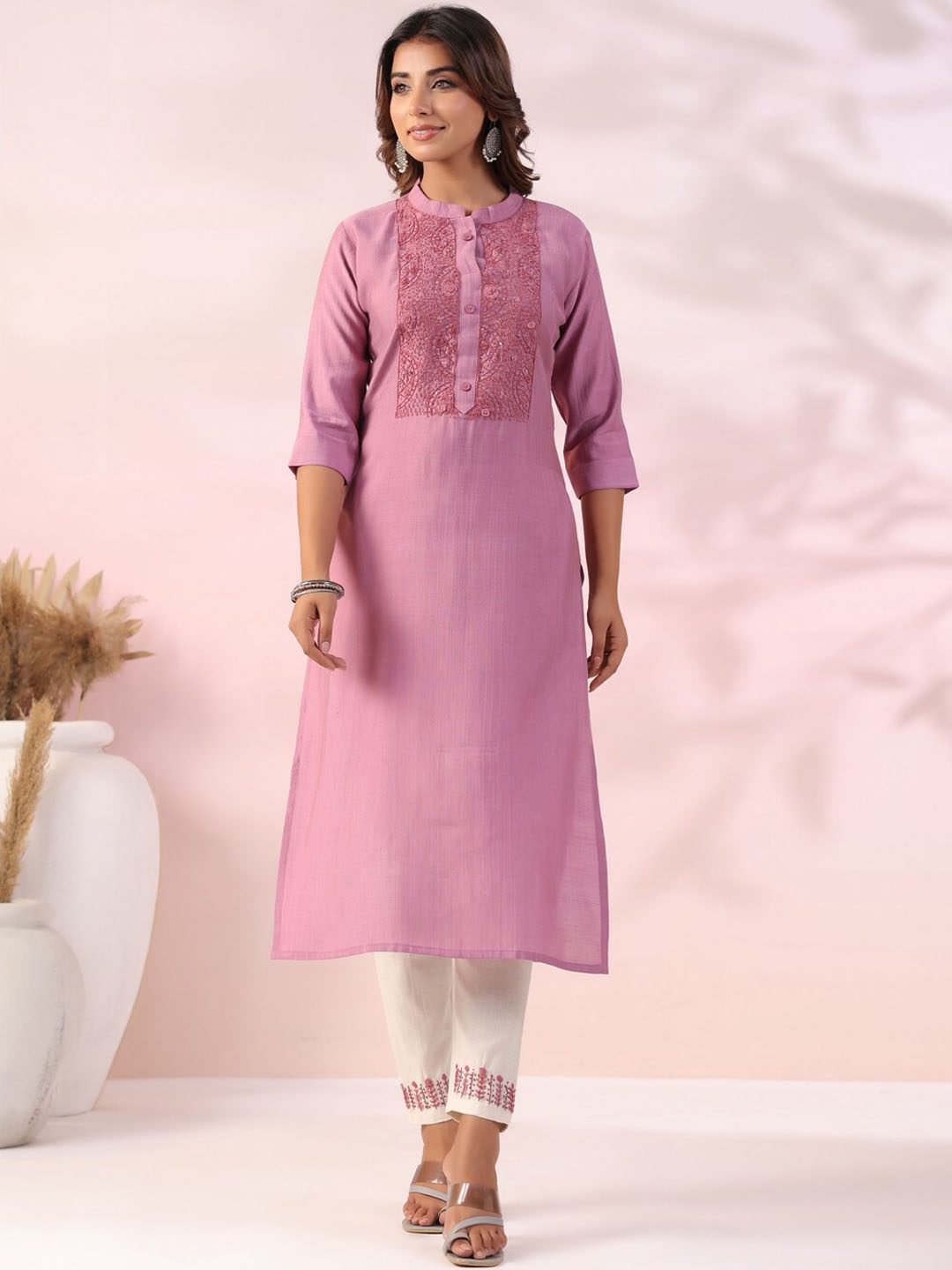 

FASHOR Ethnic Motifs Yoke Design Thread Work Mandarin Collar Straight Kurta With Trouser, Pink