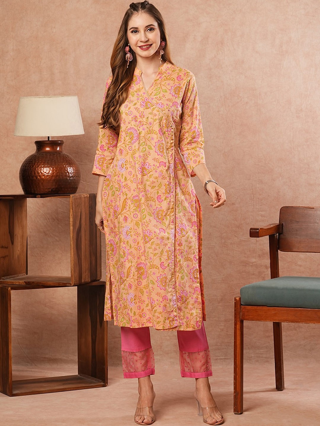 

FASHOR Floral Printed Zari Mandarin Collar Long Sleeves Cotton Kurta, Peach