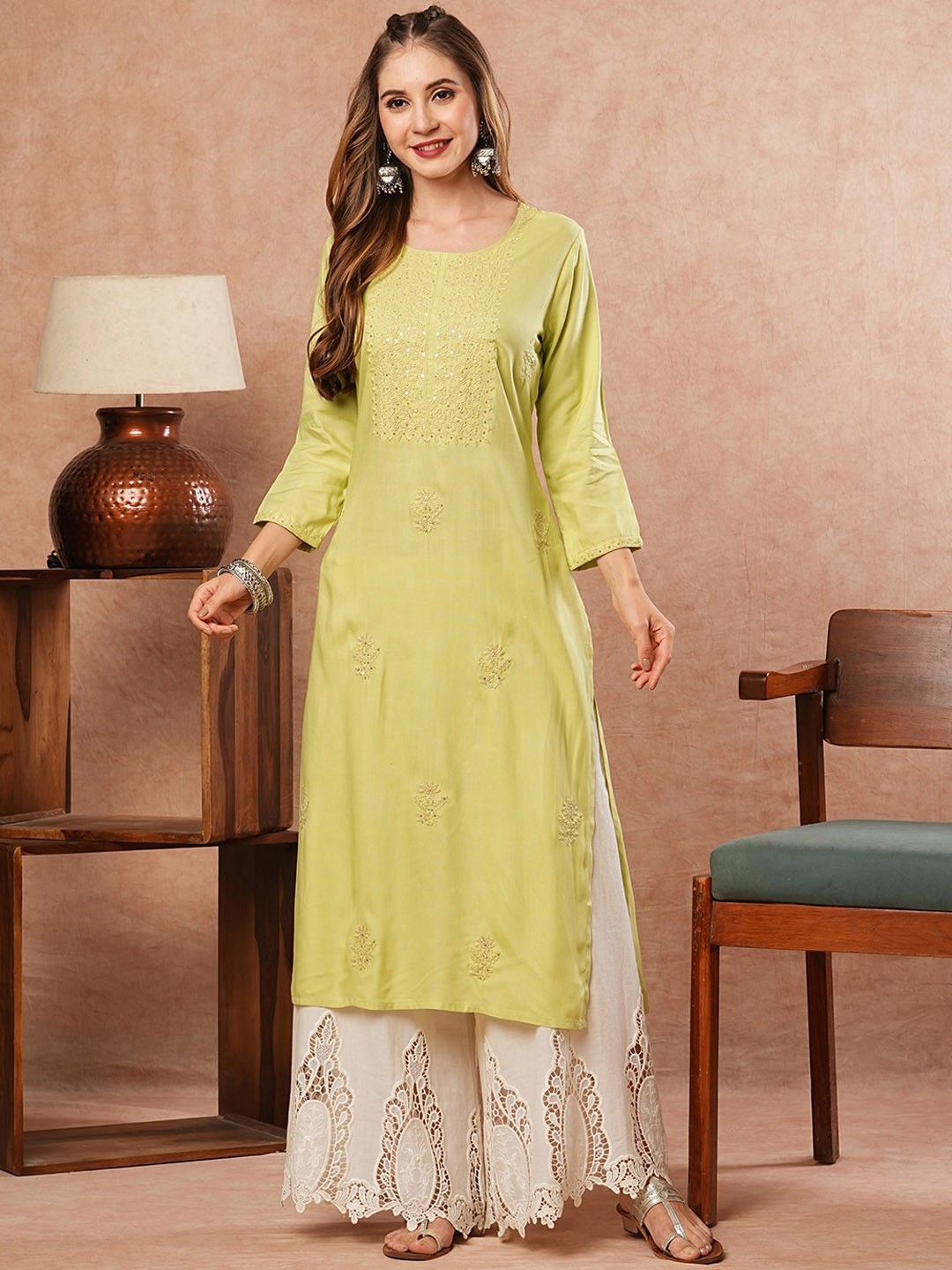

FASHOR Floral Embroidered Round Neck Long Sleeves Straight Kurta, Lime green