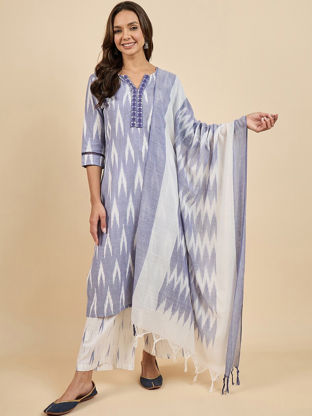 

Azira Printed Regular Pure Cotton Kurta With Palazzos, Blue