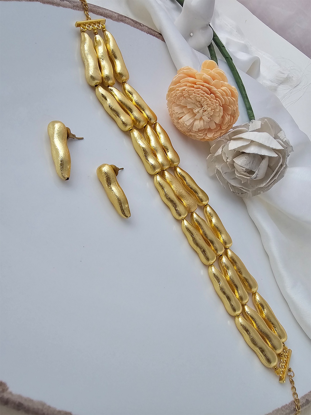 

Binnis Wardrobe Gold plated Three Line Anti Tarnish Necklace & Earrings