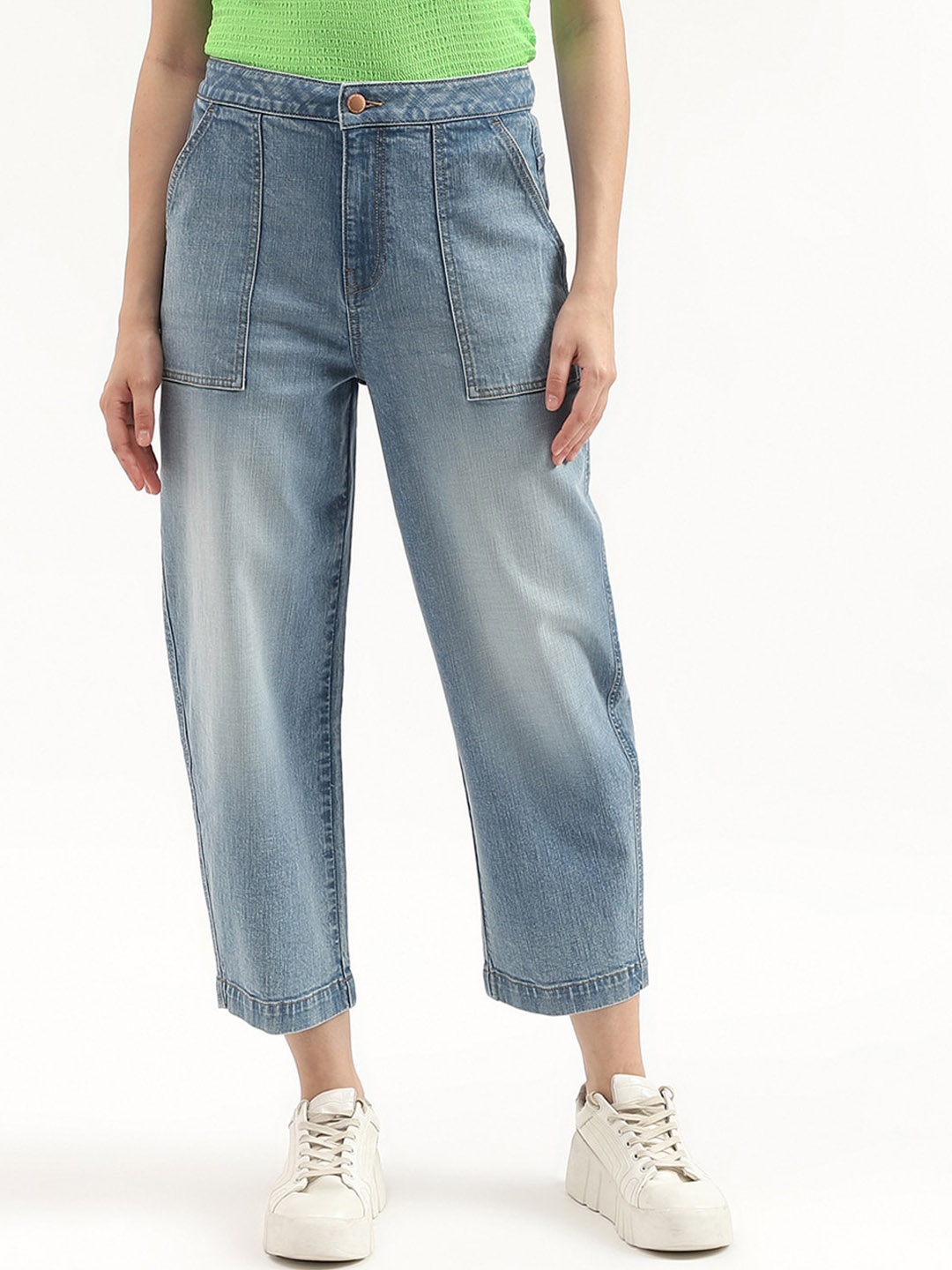 

United Colors of Benetton Women High-Rise Clean Look Heavy Fade Cropped Jeans, Blue