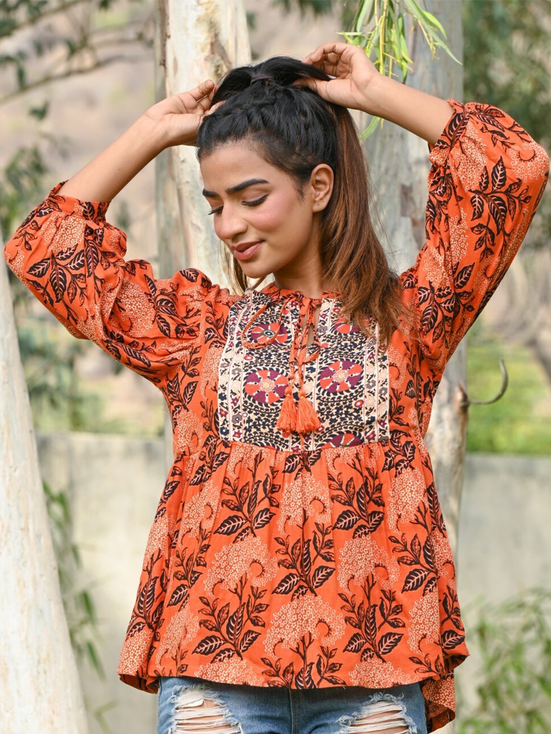 

Nyaro Floral Printed Tie Up Neck Empire Top, Orange