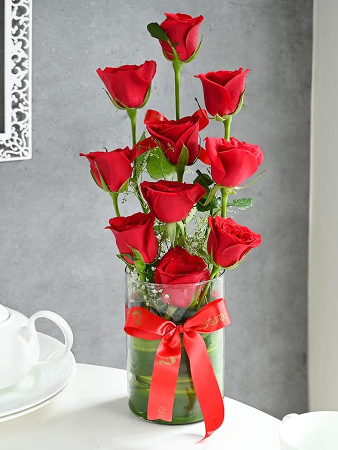 

Floweraura 10 Pieces Fresh Live Red Roses Flowers Bouquet In A Glass Vase