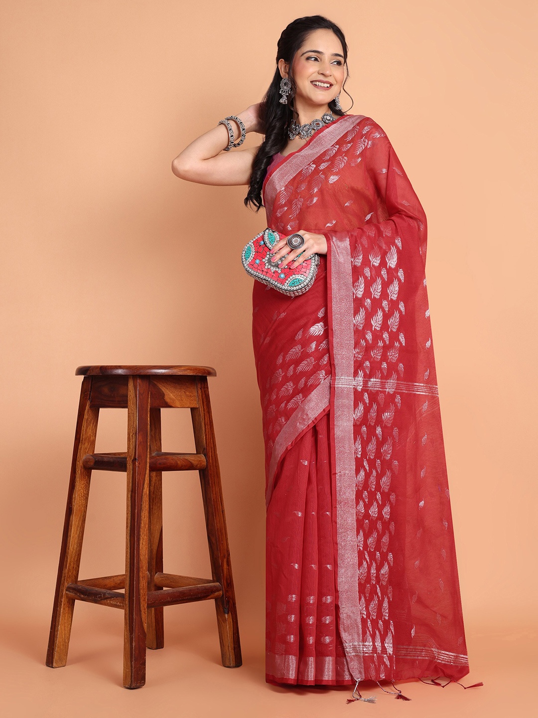 

TANTLOOM Ethnic Motifs Woven Design Zari Saree, Red