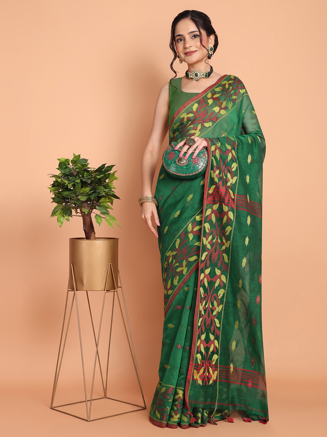 

TANTLOOM Floral Woven Design Saree, Green
