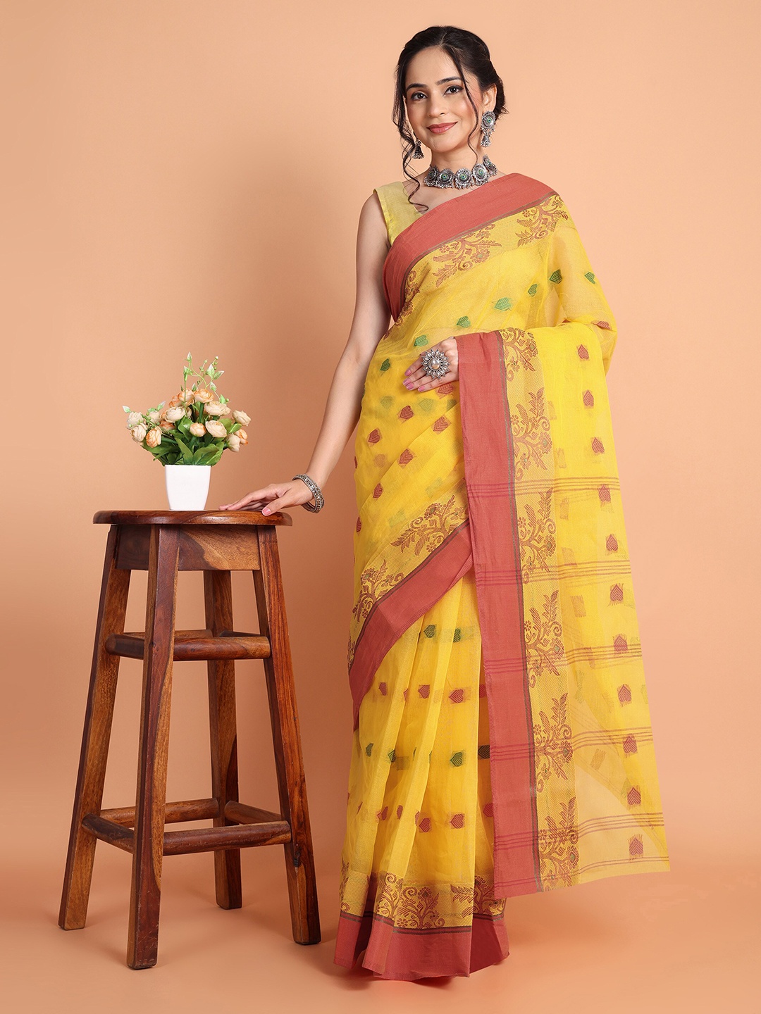 

TANTLOOM Ethnic Motifs Woven Design Pure Cotton Saree, Yellow