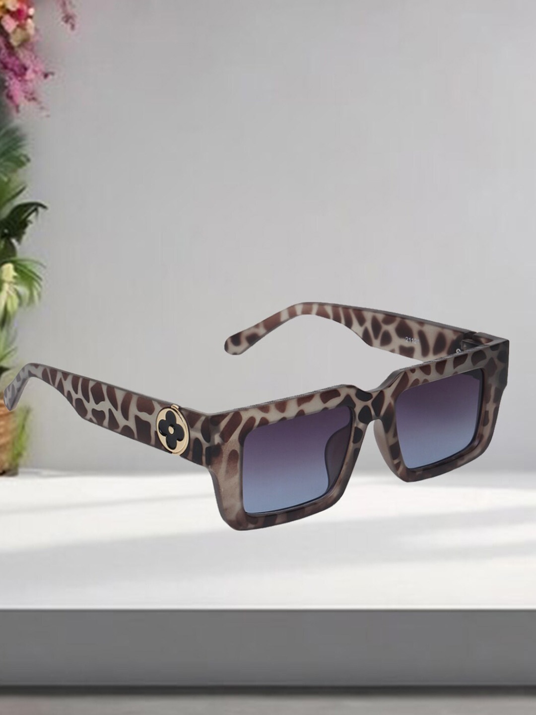 

The Roadster Lifestyle Co UV Protected Lens Square Sunglasses RDSG-21121-02, Grey