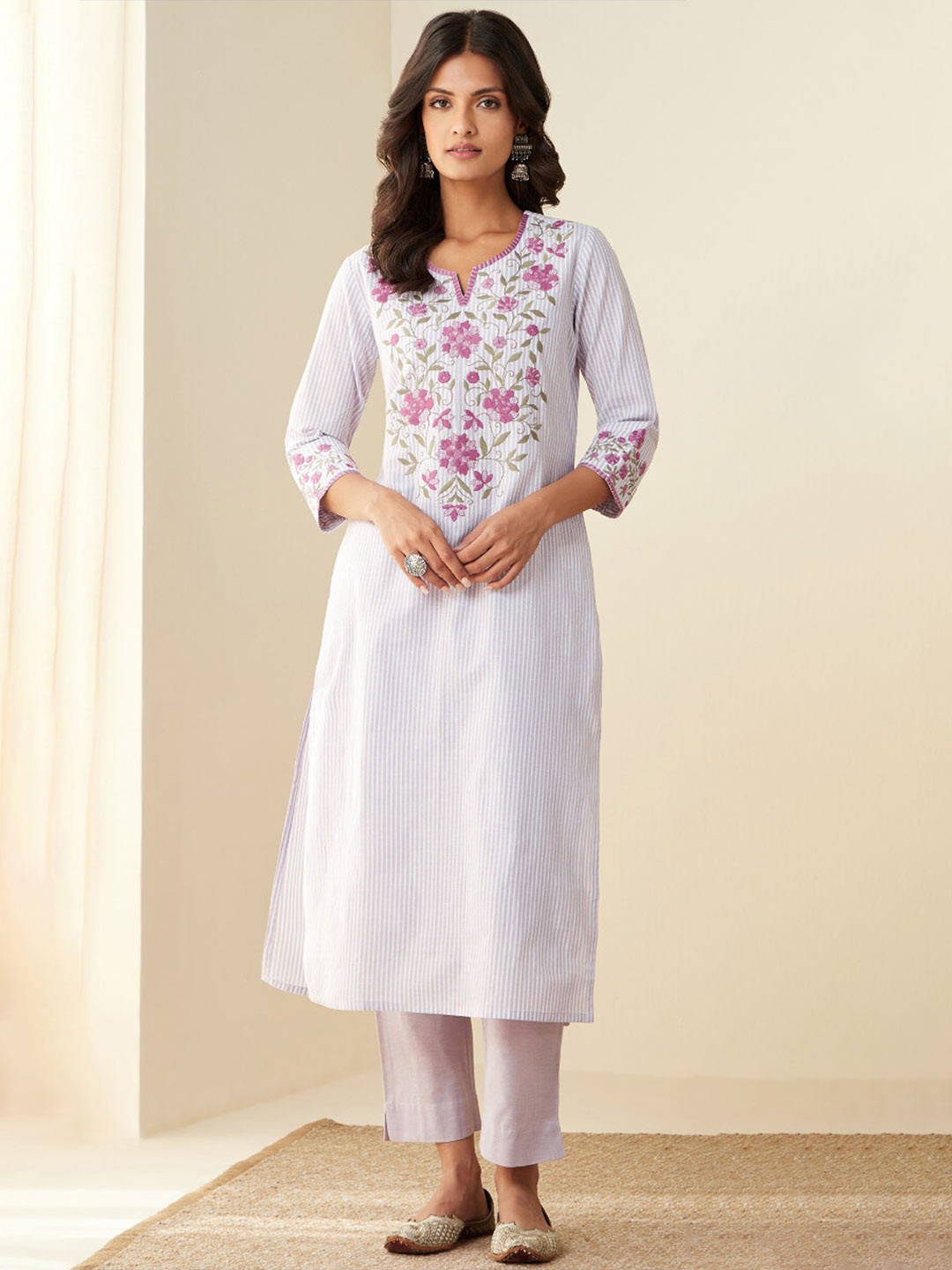 

KALINI Women Floral Printed Regular Kurta with Trousers & With Dupatta, White