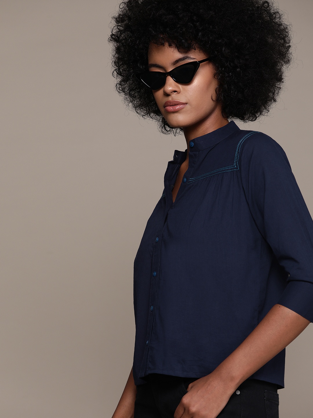 

Roadster Women Solid Casual Shirt, Navy blue