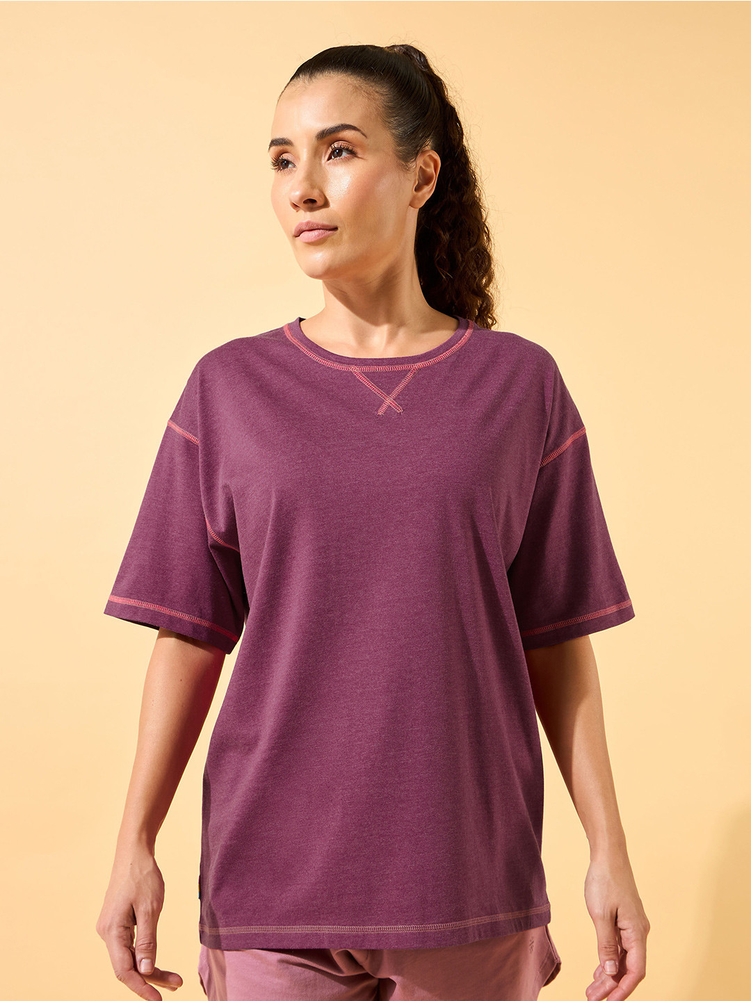 

CULT Round Neck Short Sleeves Bio Finish Oversized T-shirt, Burgundy
