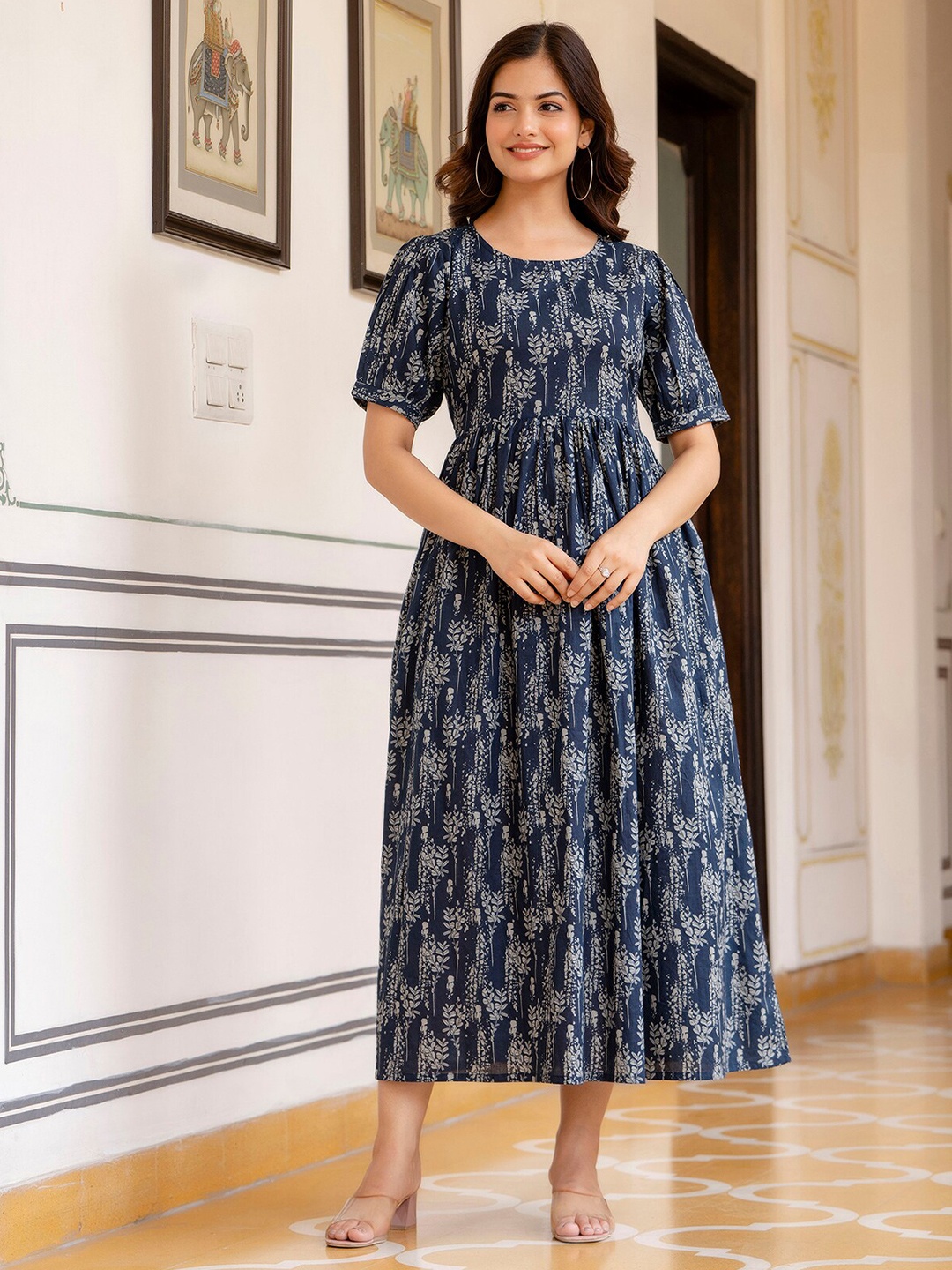 

Nayo Abstract Printed Round Neck A-Line Maxi Dress, Navy blue