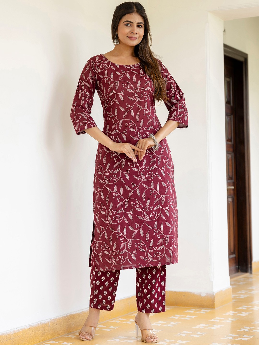

Nayo Floral Printed Pure Cotton Kurta With Trousers, Burgundy