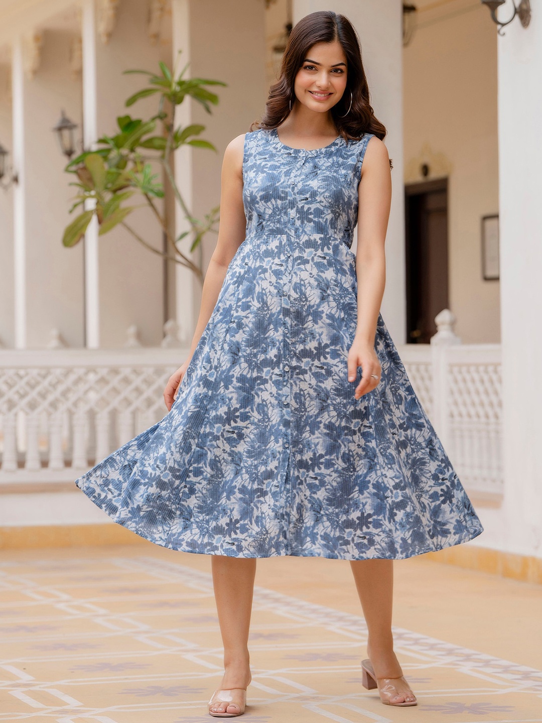 

Nayo Floral Printed Round Neck A-Line Midi Dress, Blue