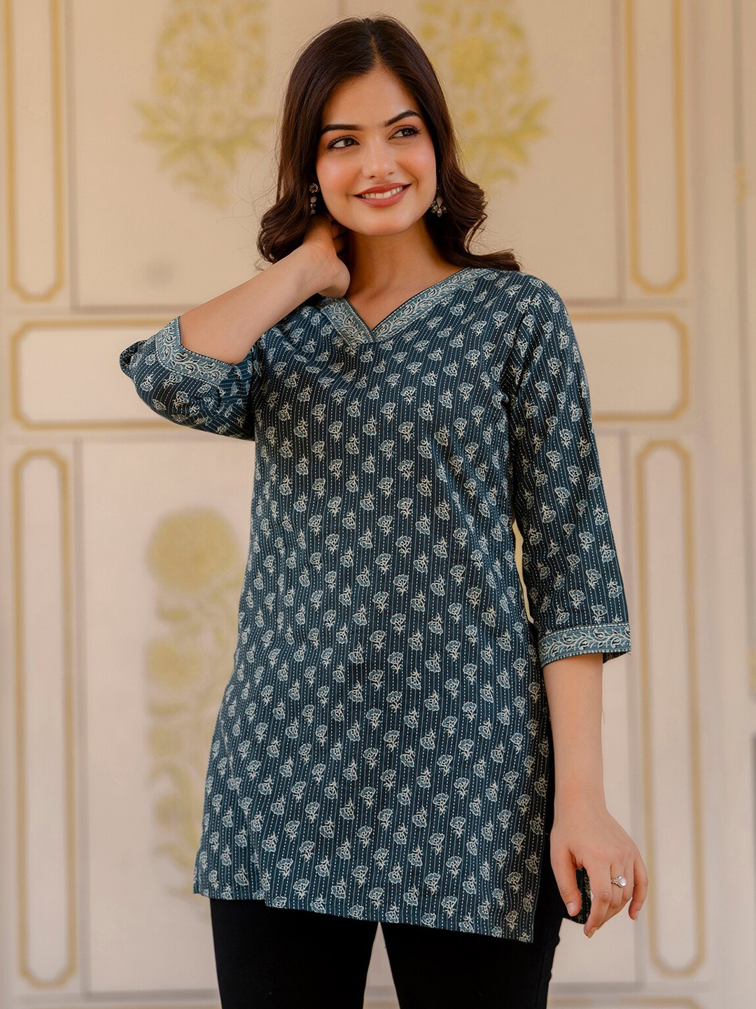 

Nayo Floral Printed V-Neck Cotton Tunic, Green