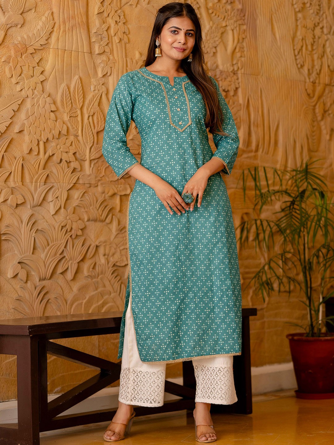 

Nayo Bandhani Printed Notch Neck Cotton Straight Kurta, Green