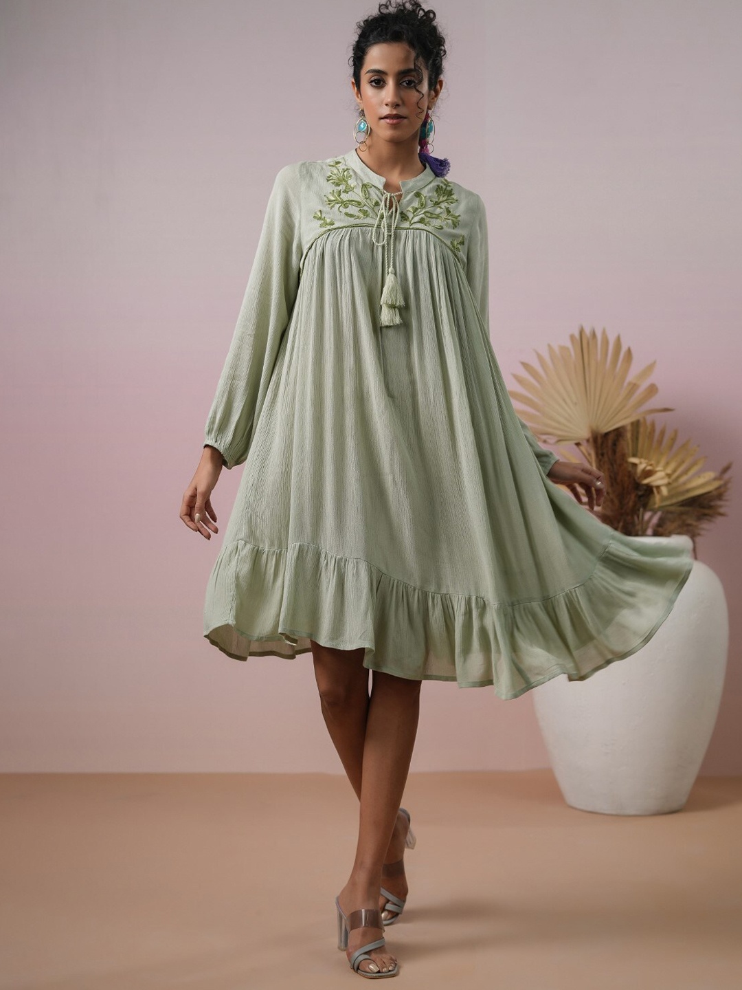 

Nyaro Tie-Up Neck Puff Sleeves Empire Dress, Sea green