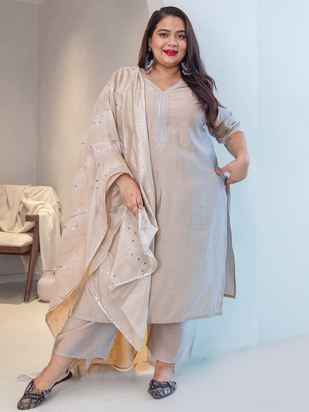 

EXTRA LOVE BY LIBAS Plus Size Floral Yoke Design Straight Kurta with Trousers & Dupatta, Grey