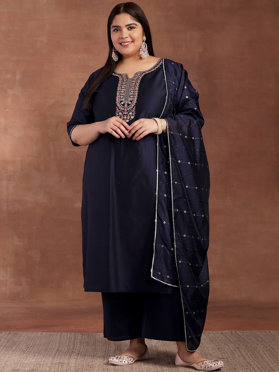 

EXTRA LOVE BY LIBAS Plus Size Floral Yoke Design Straight Kurta With Palazzo & Dupatta, Navy blue