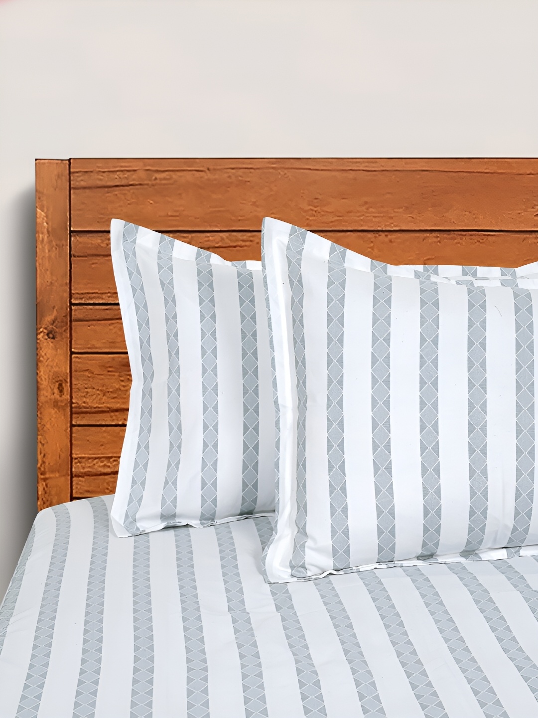 

Saral Home White & Grey Striped 210 TC Queen Bedsheet with 2 Pillow Covers