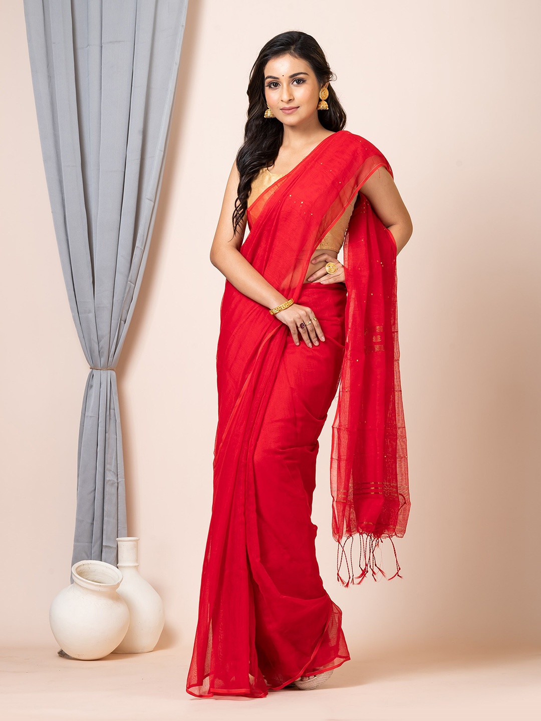 

Laa Calcutta Sequinned Saree, Red