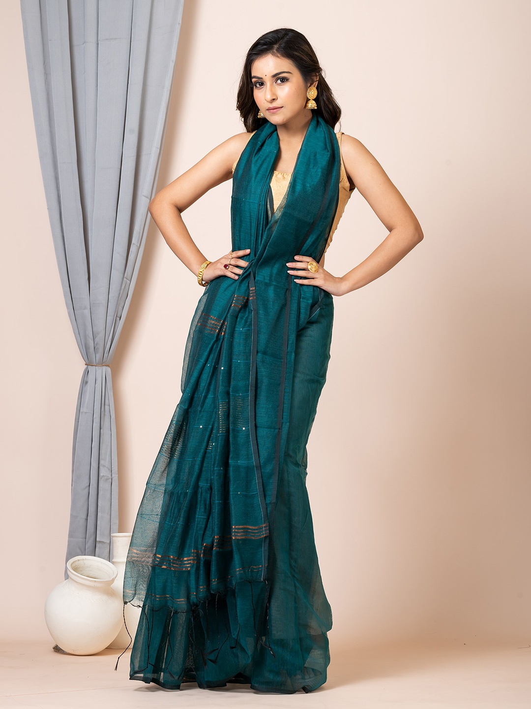 

Laa Calcutta Embellished Saree, Green