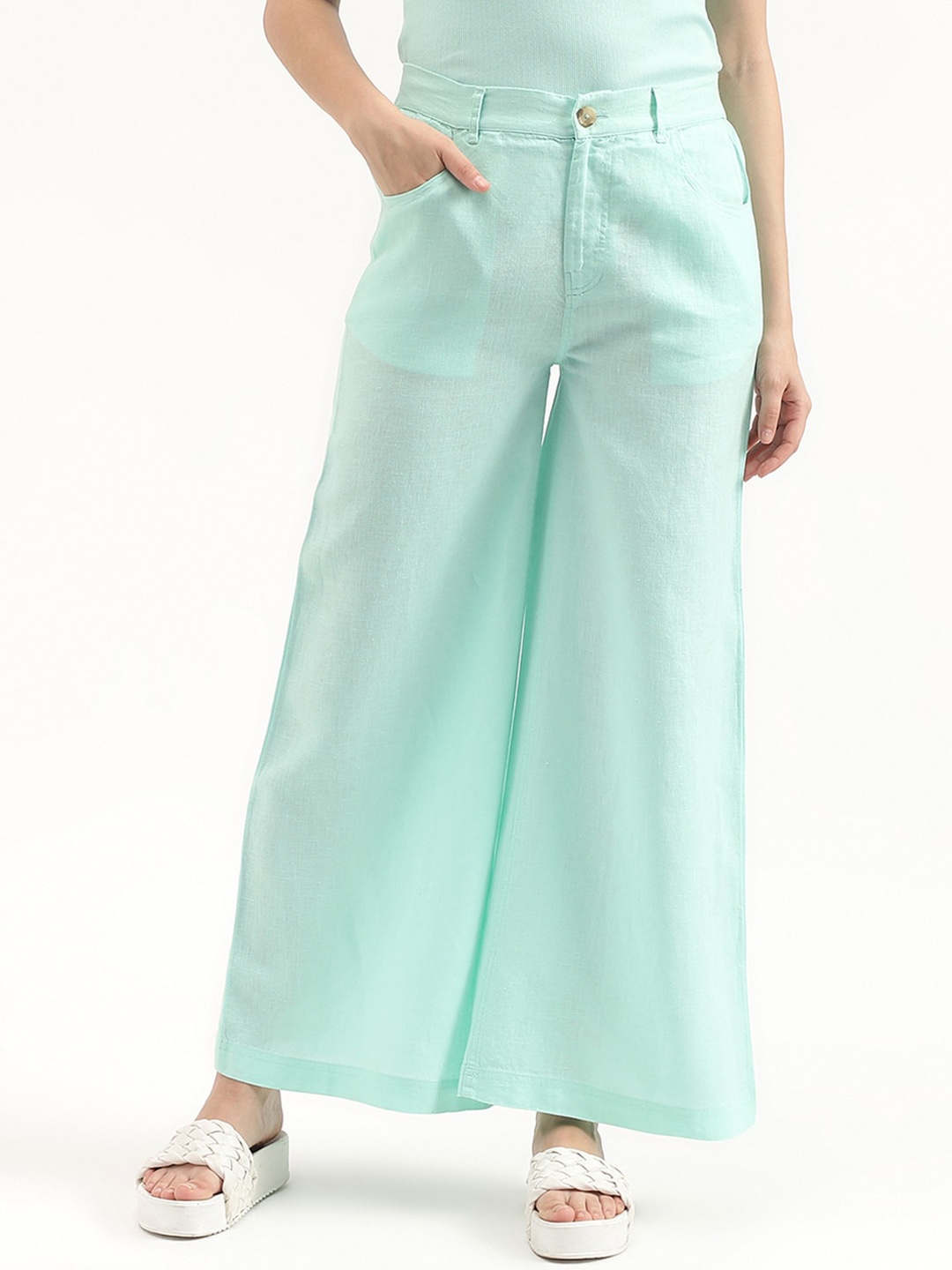 

United Colors of Benetton Women Mid-Rise Parallel Trousers, Green
